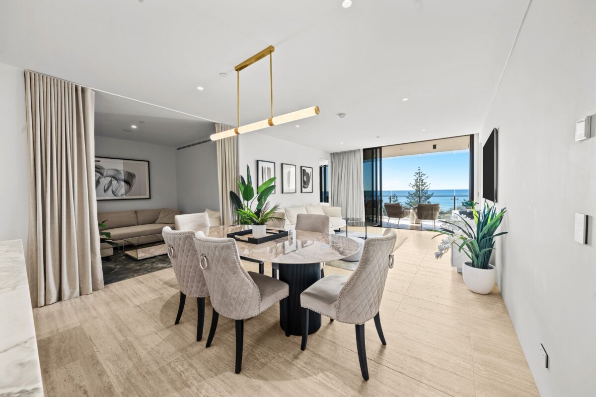 Hedges Avenue – Mermaid Beach