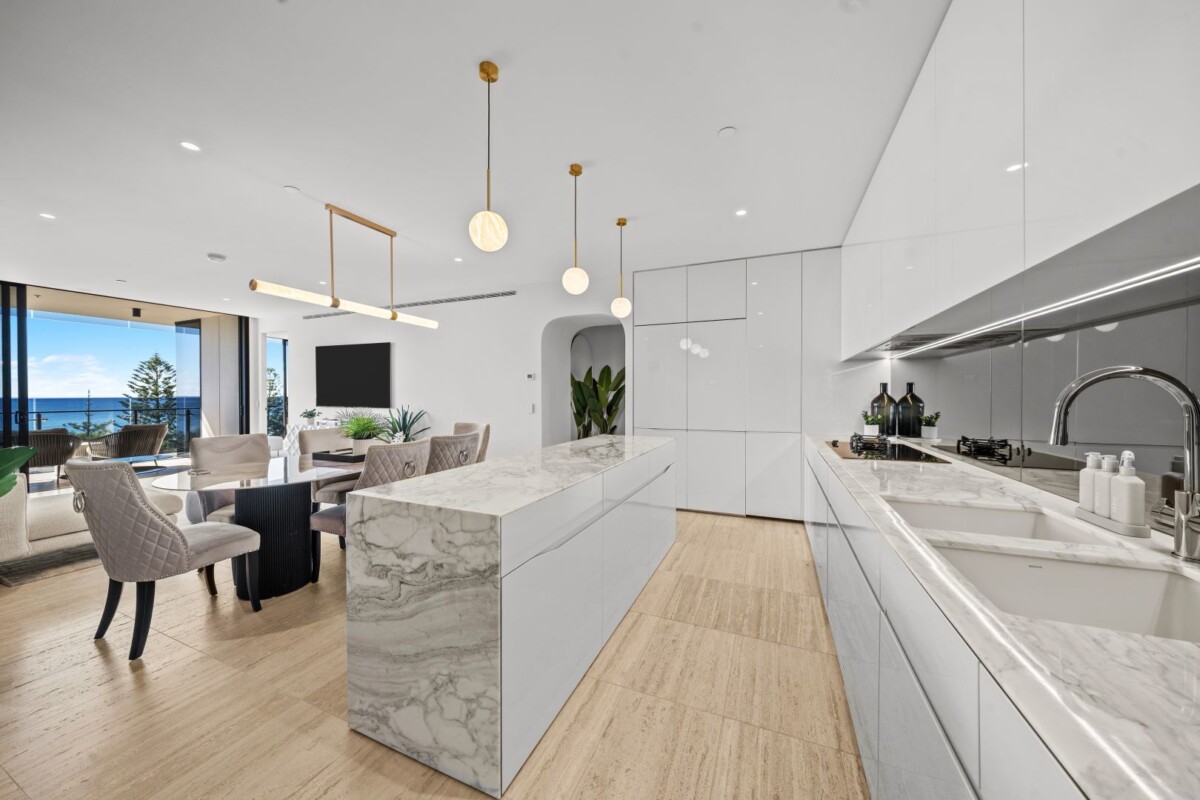 Hedges Avenue – Mermaid Beach