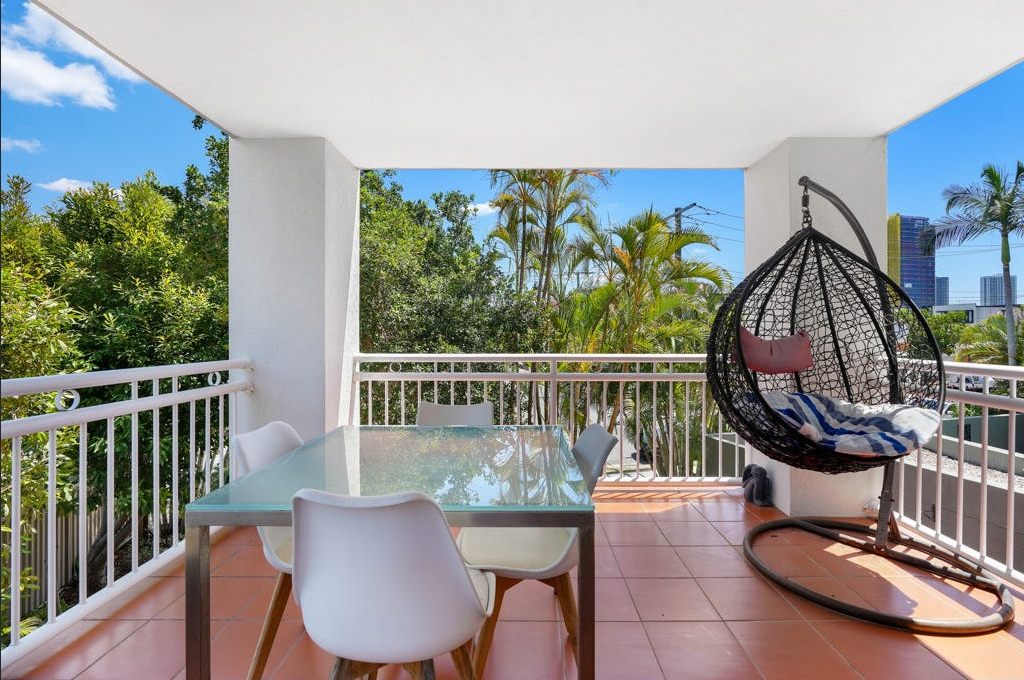 Dalpura Street – Surfers Paradise